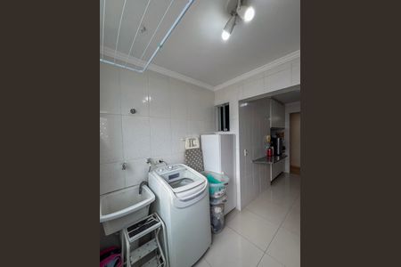 Apartamento à venda com 68m², 3 quartos e 1 vagaÁrea de Serviço