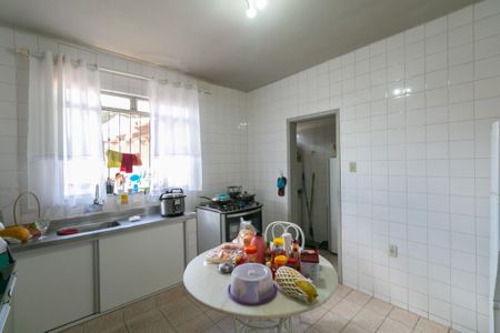 Casa à venda com 250m², 4 quartos e 2 vagas
