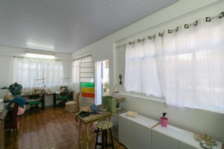 Casa à venda com 250m², 4 quartos e 2 vagas