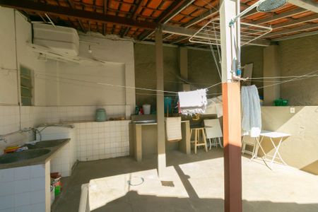 Casa à venda com 250m², 4 quartos e 2 vagas