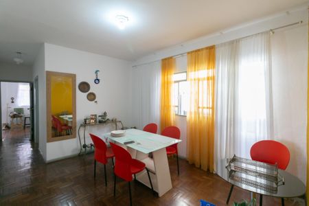 Casa à venda com 250m², 4 quartos e 2 vagas