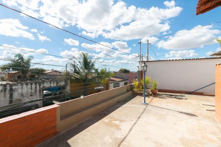 Casa à venda com 250m², 4 quartos e 2 vagas