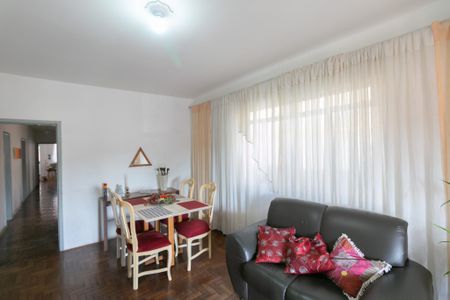 Casa à venda com 250m², 4 quartos e 2 vagas