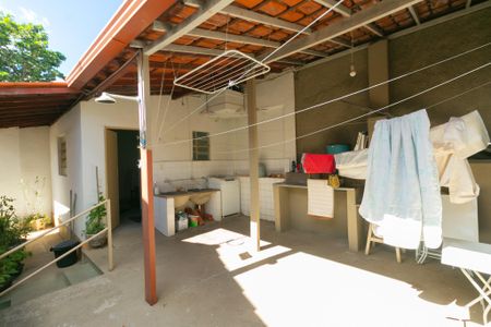 Casa à venda com 250m², 4 quartos e 2 vagas