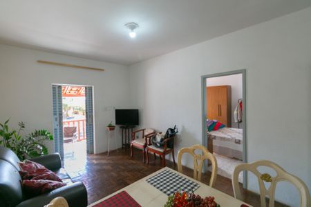 Casa à venda com 250m², 4 quartos e 2 vagas