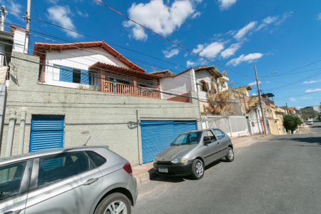Casa à venda com 250m², 4 quartos e 2 vagas