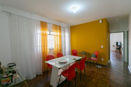 Casa à venda com 250m², 4 quartos e 2 vagas