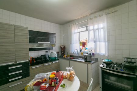 Casa à venda com 250m², 4 quartos e 2 vagas