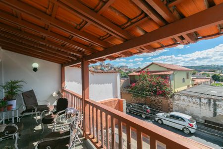 Casa à venda com 250m², 4 quartos e 2 vagas
