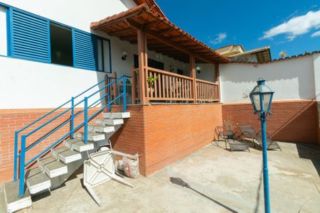 Casa à venda com 250m², 4 quartos e 2 vagas
