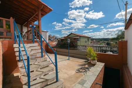 Casa à venda com 250m², 4 quartos e 2 vagas