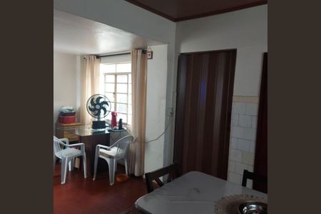 Casa à venda com 2 quartos, 120m² em Vila Zat, São Paulo