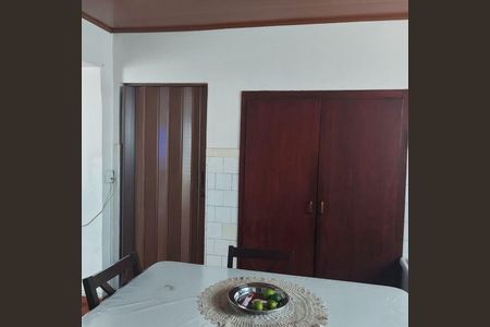 Casa à venda com 2 quartos, 120m² em Vila Zat, São Paulo
