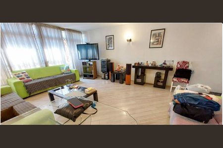 Casa à venda com 4 quartos, 400m² em Vila Alexandria, São Paulo