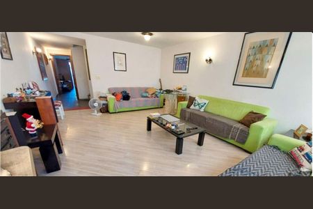 Casa à venda com 4 quartos, 400m² em Vila Alexandria, São Paulo
