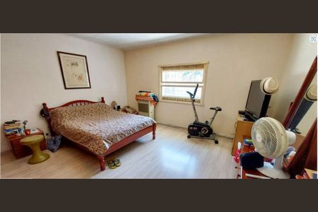 Casa à venda com 4 quartos, 400m² em Vila Alexandria, São Paulo