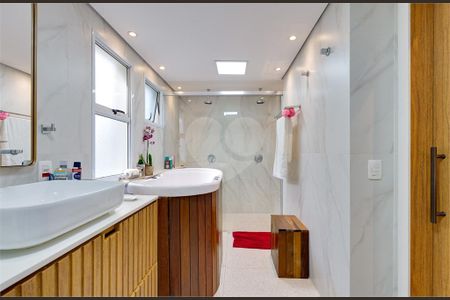 Apartamento à venda com 233m², 3 quartos e 3 vagas