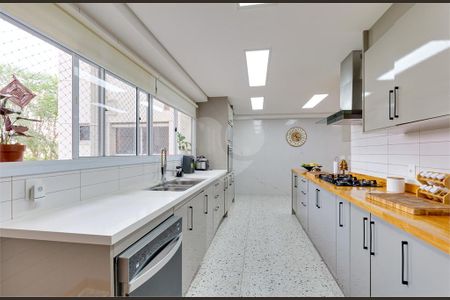 Apartamento à venda com 233m², 3 quartos e 3 vagas