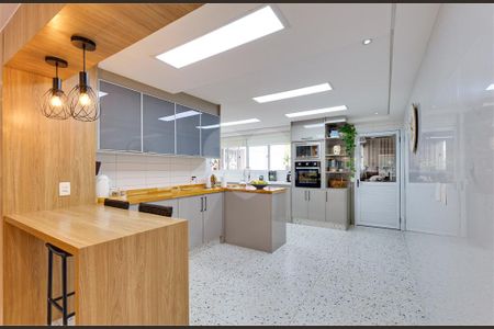 Apartamento à venda com 233m², 3 quartos e 3 vagas