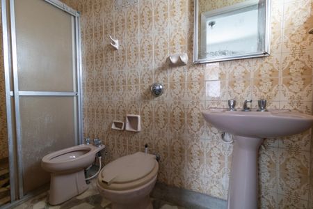 Casa à venda com 183m², 4 quartos e 4 vagasBanheiro da Suíte