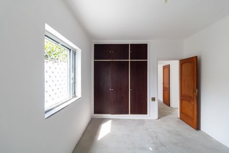 Casa à venda com 183m², 4 quartos e 4 vagasSuíte