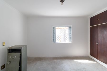 Casa à venda com 183m², 4 quartos e 4 vagasSuíte