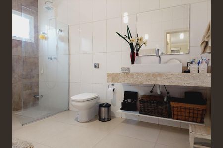 Casa para alugar com 265m², 3 quartos e 4 vagasBanheiro