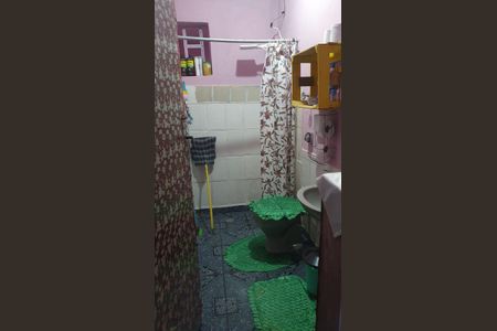 Casa de condomínio para alugar com 200m², 4 quartos e sem vaga Casa de condomínio para alugar com 200m², 4 quartos e sem vagaBanheiro