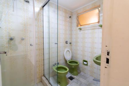 Banheiro  de apartamento para alugar com 1 quarto, 42m² em Centro Histórico, Porto Alegre