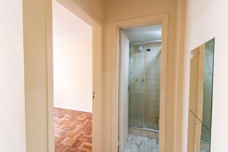 Corredor de apartamento para alugar com 1 quarto, 42m² em Centro Histórico, Porto Alegre