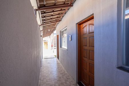 Casa de condomínio à venda com 65m², 2 quartos e 1 vagaEntrada