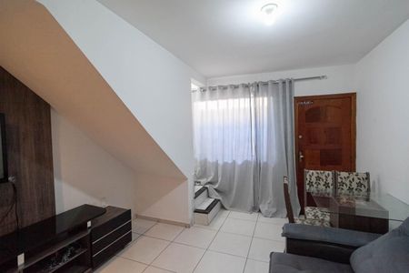Sala de casa de condomínio à venda com 2 quartos, 65m² em Tijuca, Contagem