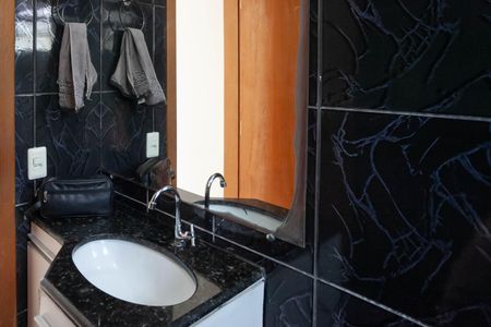 Casa de condomínio à venda com 65m², 2 quartos e 1 vagaBanheiro social 