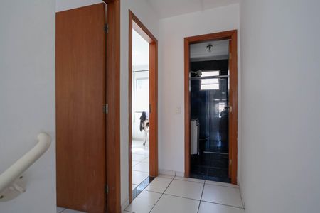 Corredor de casa de condomínio à venda com 2 quartos, 65m² em Tijuca, Contagem