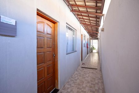 Casa de condomínio à venda com 65m², 2 quartos e 1 vagaEntrada