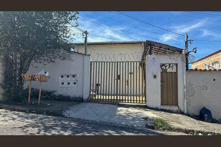 Casa de condomínio à venda com 65m², 2 quartos e 1 vagaFachada