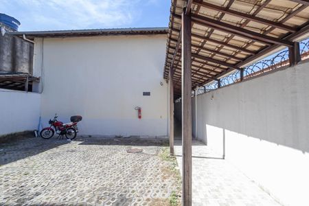 Casa de condomínio à venda com 65m², 2 quartos e 1 vagaFachada