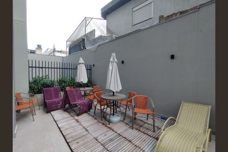Apartamento à venda com 33m², 2 quartos e sem vaga Apartamento à venda com 33m², 2 quartos e sem vagaÁrea comum - Piscina