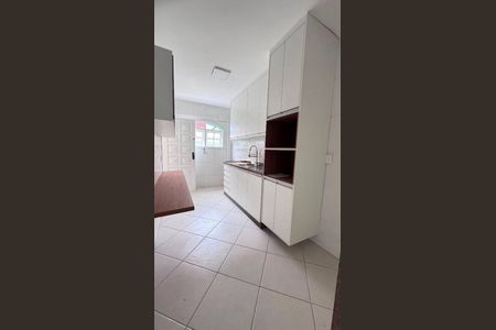 Casa de condomínio à venda com 155m², 4 quartos e 2 vagasCozinha