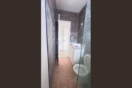 Casa de condomínio à venda com 155m², 4 quartos e 2 vagasBanheiro 1