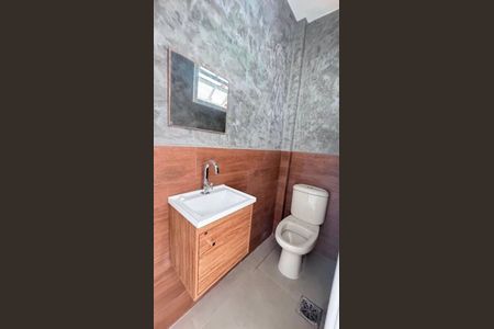 Casa de condomínio à venda com 155m², 4 quartos e 2 vagasBanheiro 1