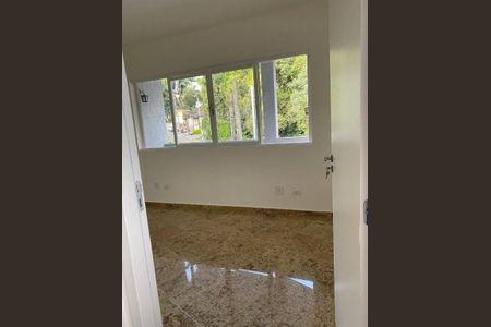 Casa à venda com 233m², 4 quartos e sem vaga