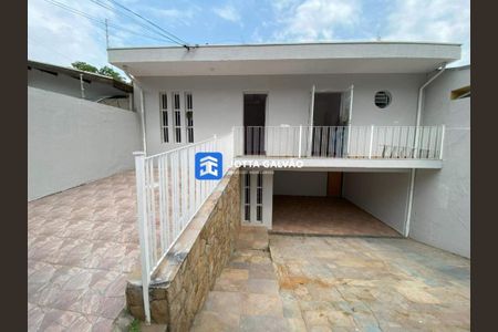 Casa à venda com 230m², 4 quartos e 6 vagas