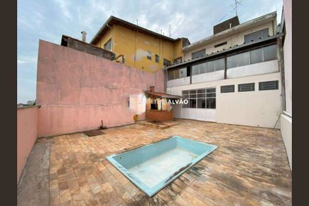 Casa à venda com 230m², 4 quartos e 6 vagas
