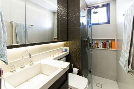 Apartamento à venda com 78m², 2 quartos e 2 vagasBanheiro da Suíte