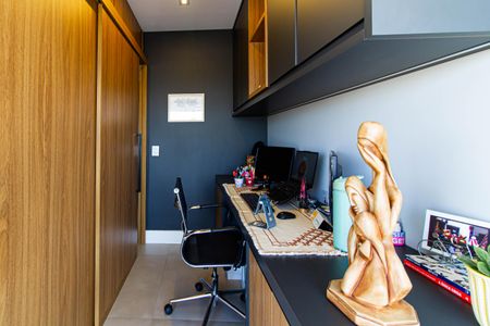 Apartamento à venda com 78m², 2 quartos e 2 vagasEscritório