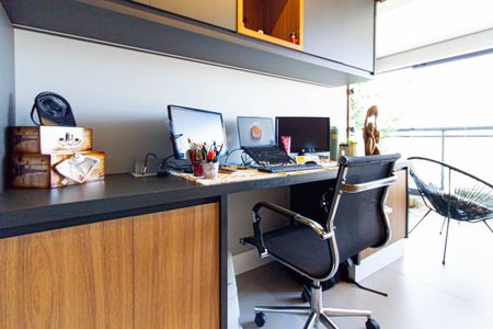 Apartamento à venda com 78m², 2 quartos e 2 vagasEscritório