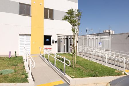 Apartamento para alugar com 17m², 1 quarto e sem vaga Apartamento para alugar com 17m², 1 quarto e sem vagaPlaca instalada na fachada do condomínio - Código da placa: GTPE-1436