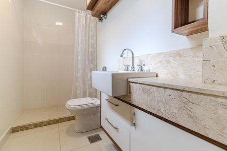 Apartamento à venda com 209m², 3 quartos e 1 vagaBanheiro da Suíte