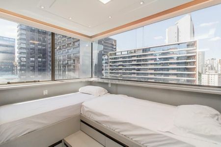Apartamento à venda com 2 quartos, 70m² em Vila Nova Conceição, São Paulo
